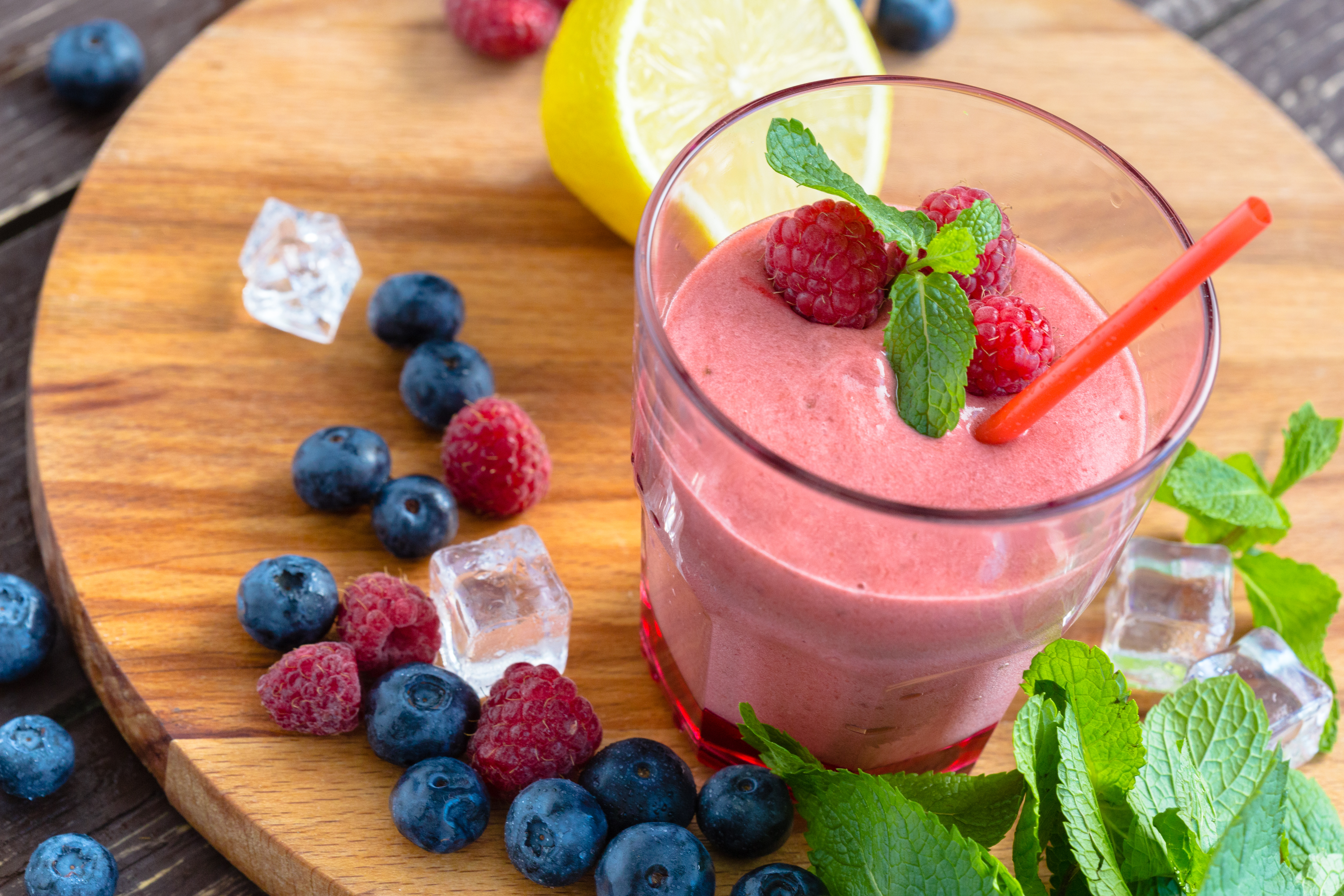 berry-smoothie-with-mint-blueberry-raspberry