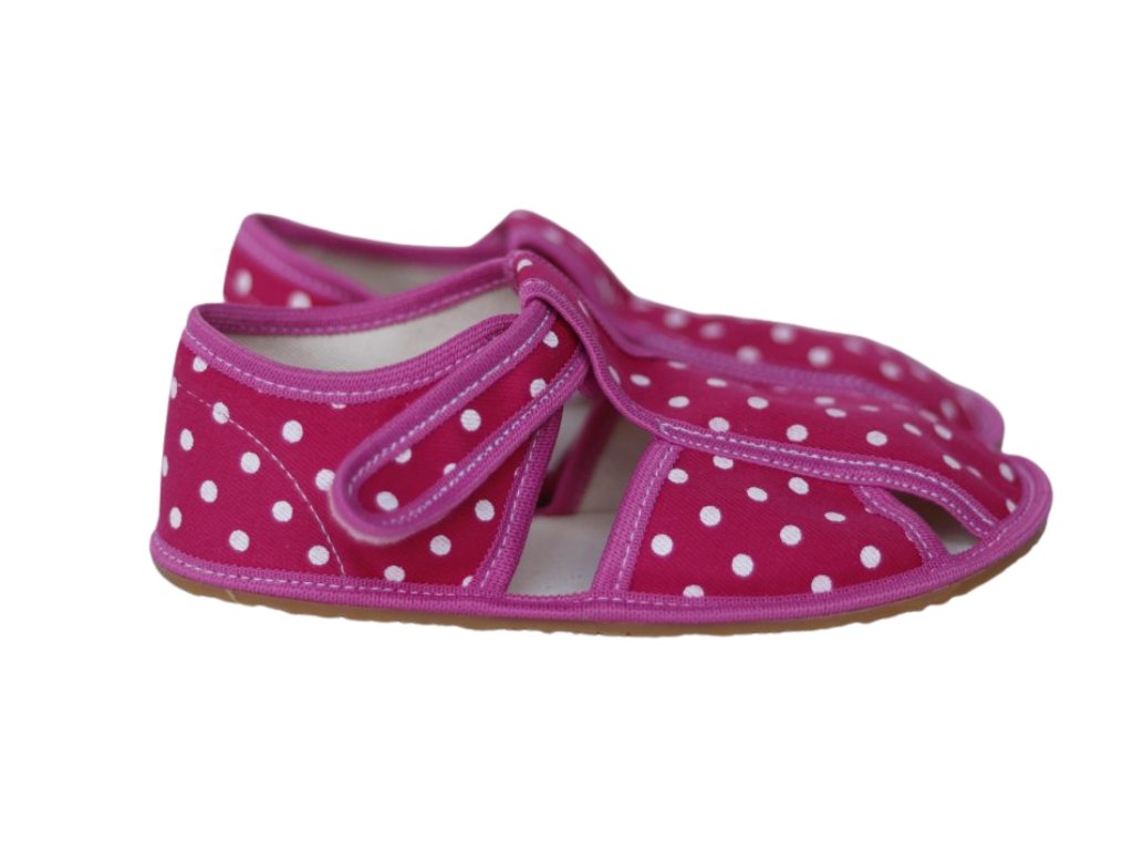 What shoes should children wear to school, kindergarten, or the playroom?