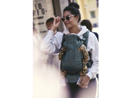 Babybjorn nosítko MOVE Sage Green 3D Mesh