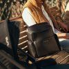 Nuna essential bag caviar