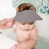Silikónový šilt na umývanie hlavy Käp Grey