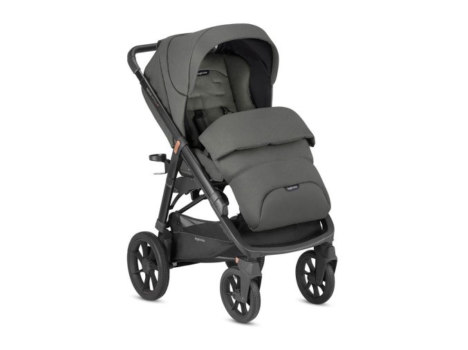 AG73P0CRG Inglesina Sportovní kočárek Aptica XT Total Black 2022 Charcoal Grey grafitový tmavěšedý  s adaptivním odpružením, teleskopickou rukojetí, pláštěnkou, polohou na spaní