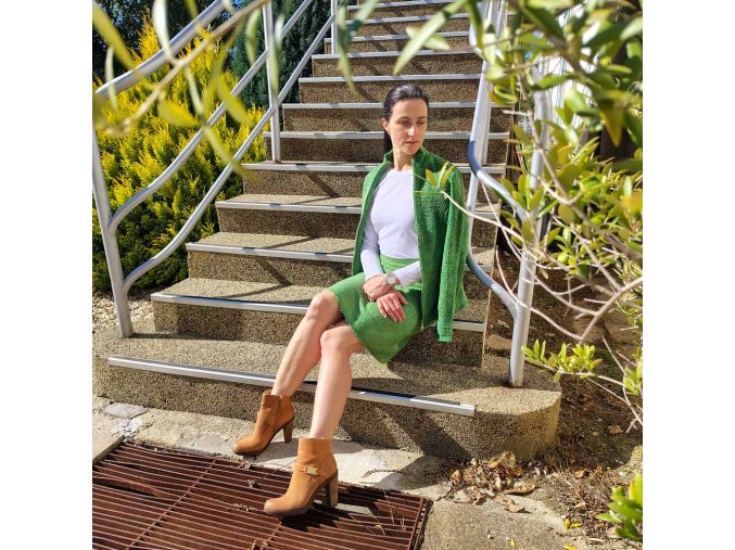 Dámská hřejivá úpletová sukně Butterfly zelené barvy. Česká výroba.