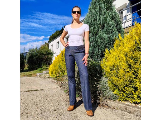 Těhotenské bavlněné džíny modré barvy s kapsami. Česká výroba.