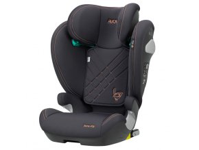 Oranžově proštepovaná německá autosedačka Avova SORA-FIX je schválena od 100-150cm výšky (3-12let). Vítěz Reddot Design Award 2026