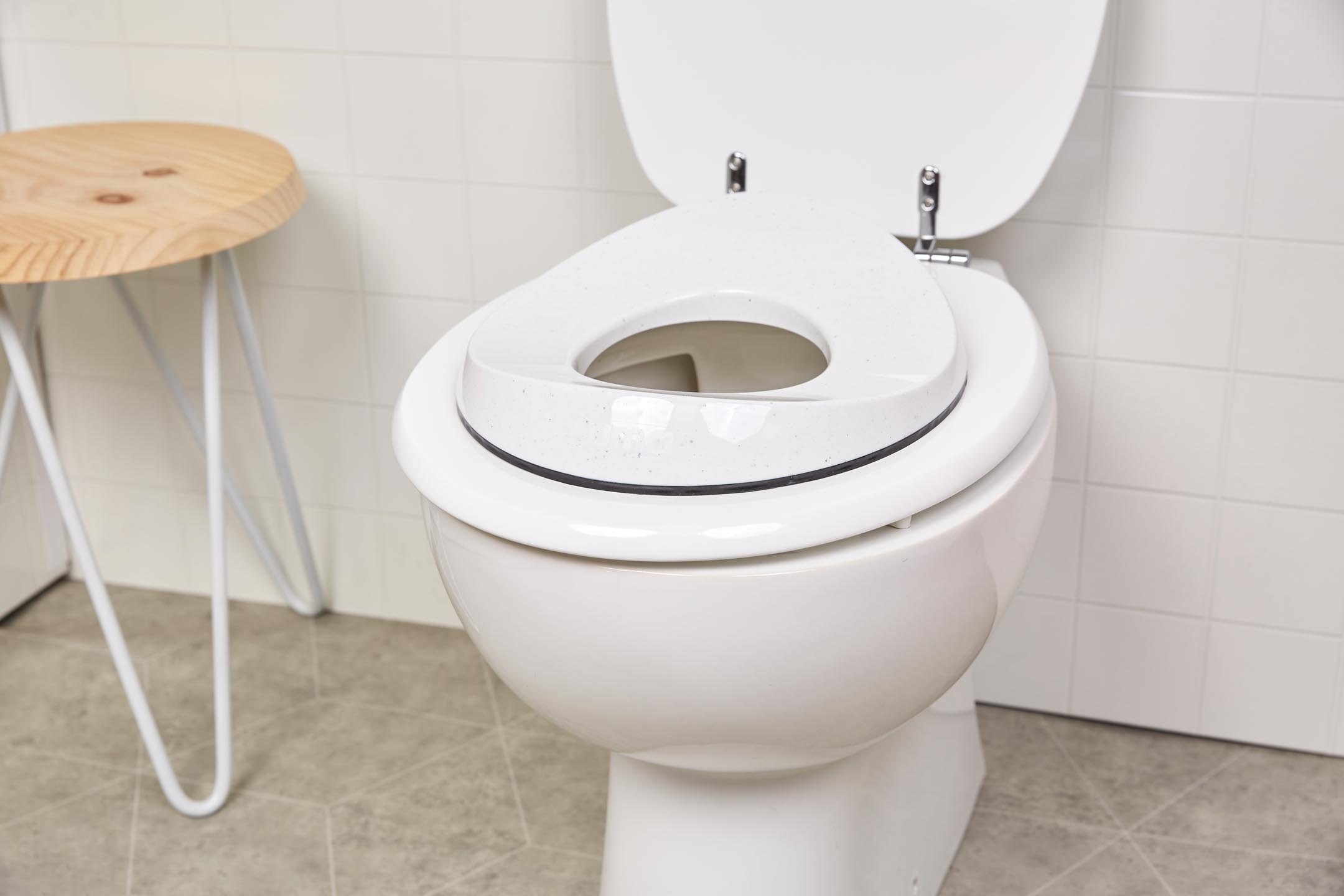 LUMA WC sedátko Luma Silk Oat" "Barva:šedé|Druh:WC sedátko|Kategorie:Nočníky|Typ:sedátka na WC|Výrobce:Luma|Vzor:Silk Oat|