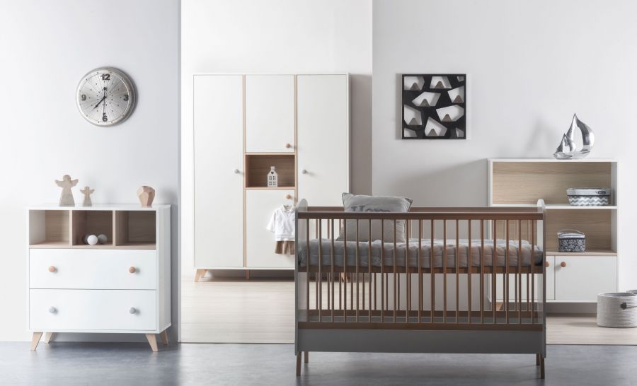 Faktum Variabilní postýlka Faktum Colette White 70x140 cm, lesklá bílá" "Barva:bílé|Kategorie:Bydlení|Materiál:lamino, masiv|Nábytková řada:Colette|Polohovací:ano|Vyndavací příčky:ano|Značka:Faktum|