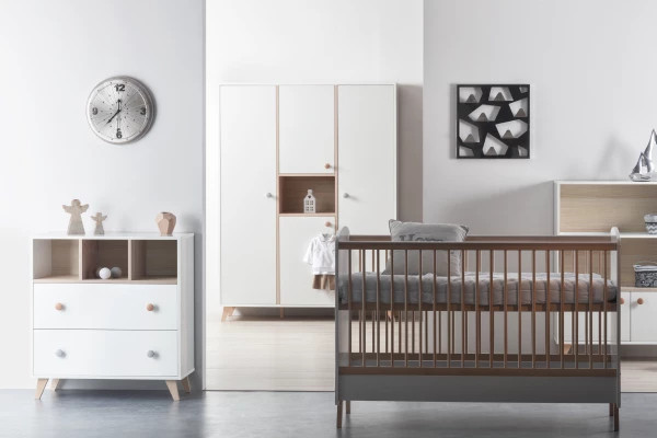 Faktum Skříň třídílná Faktum Colette White, lesklá bílá" "Hloubka:57|Materiál:laminové|Šířka:143|Výška:190|