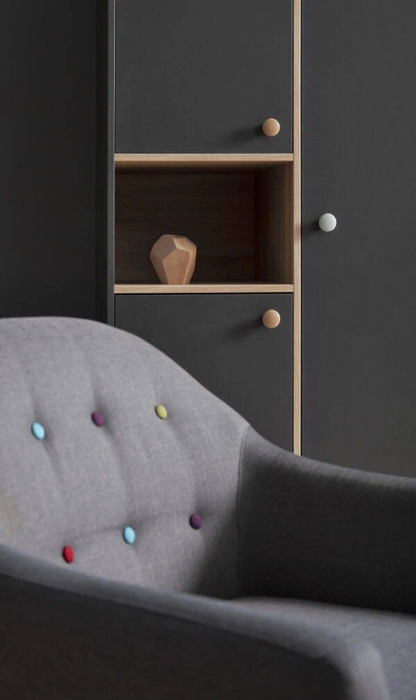 Faktum Skříň třídílná Faktum Colette Antracit" "Hloubka:57|Materiál:laminové|Šířka:143|Výška:190|