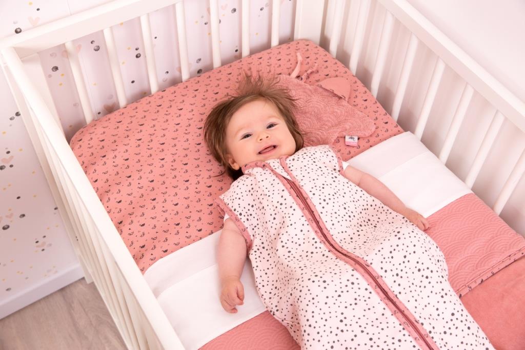 Bebe-Jou Spací vak Bébé-Jou Fabulous Swan 110cm" "Barva:růžové|Délka zavinovačky:110 cm|Druh:spací pytel|Hřejivost:0,7 tog|Motiv:Swan|Požadované vlastnosti:pro holky|Vnitřní materiál:100% bambusová viskóza|Vrchní materiál:100% bavlna|Vzor:Fabulous - Swan|