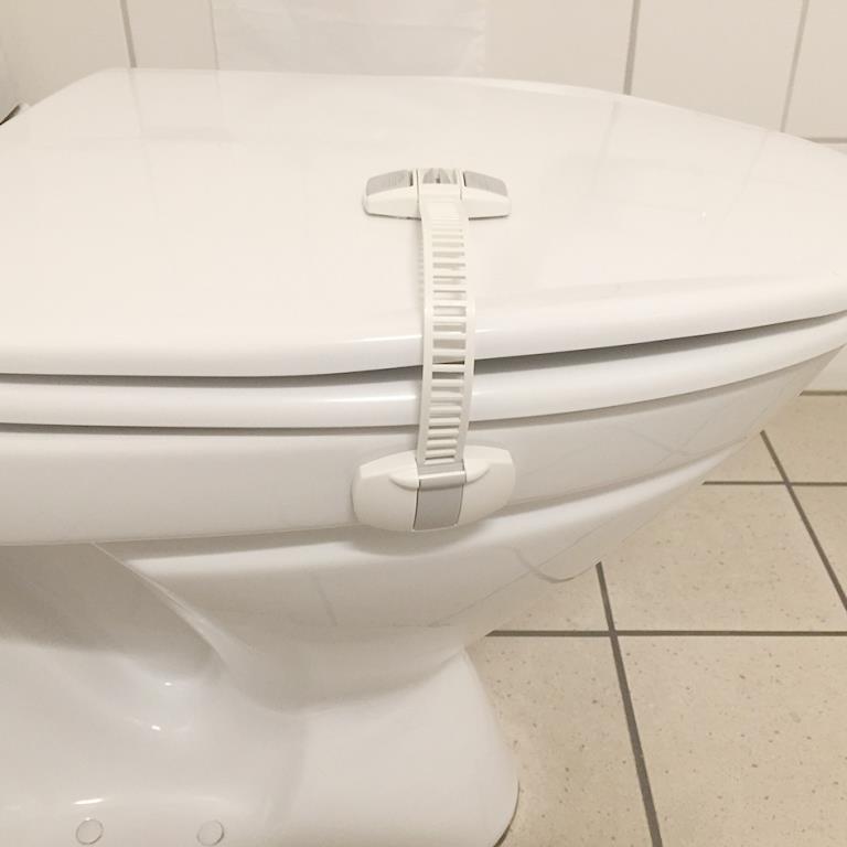 Baby Dan BabyDan univerzální bezpečnost.uzávěr Multi Purpose Lock, BIO" "Barva:bílé|Druh zábrany:bezpečnostní prvky|Eko:ano|Materiál:plast|Určení zábrany:bytové|