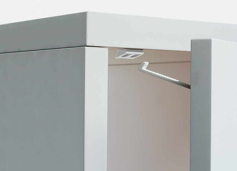 Baby Dan Baby BabyDan pojistka pro dveře zásuvek a skříní 4ks Cabinet Catch, BIO" "Barva:bílé|Druh zábrany:bezpečnostní prvky|Materiál:plast|Určení zábrany:bytové|