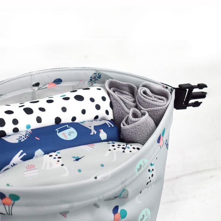 Bambino Mio Taška na plenky Pet Party" "Barva:šedé|Druh:tašky|Objem:1,5|Vzor:Pet Party|