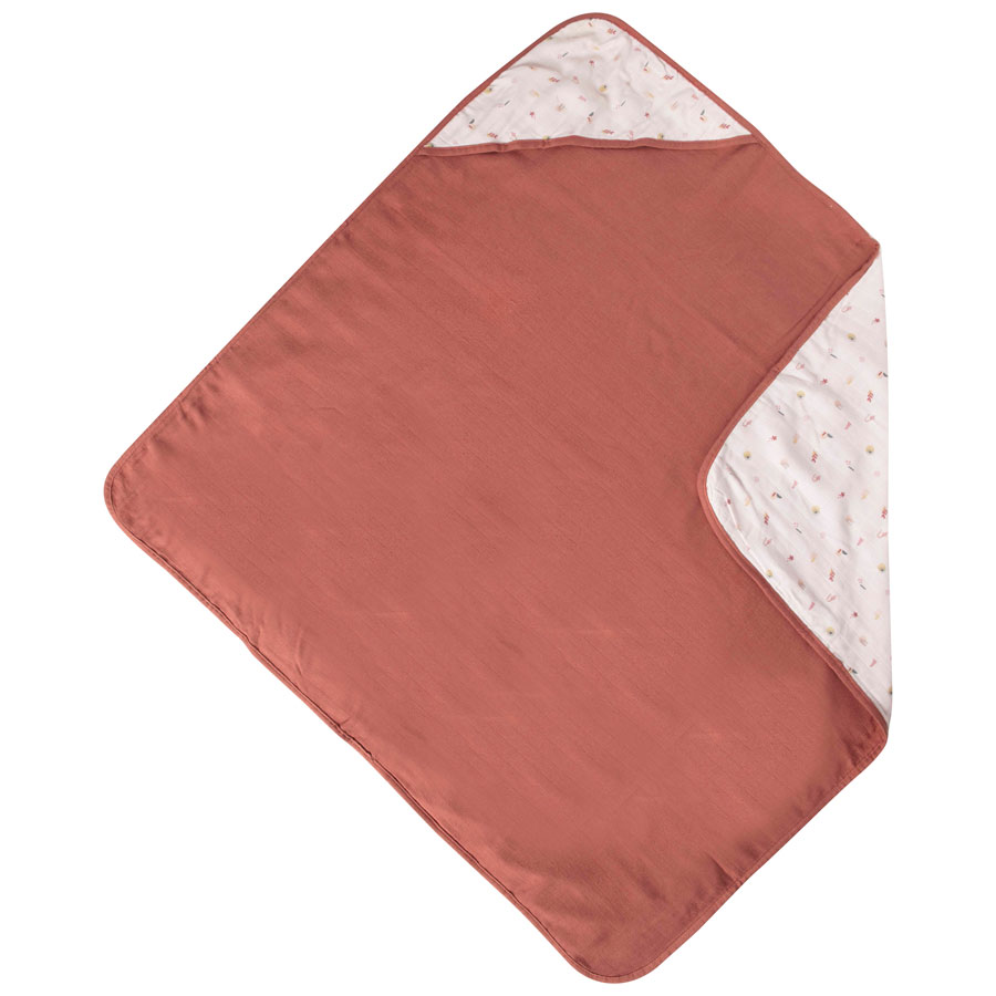 LUMA Mušelínový ručník s kapucí bambus Luma Sunset Shapes" "Barva:Růžová|Druh:Mušelínový ručník s kapucí|Materiál:70% bambus, 30% bavlna|Rozměry :85 x 75 x 1 cm.|Vzor:Sunset shapes|