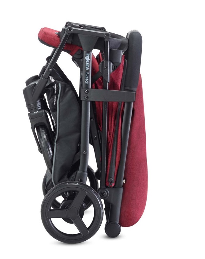 Inglesina Inglesina Sportovní kočárek Sketch 2025 Total Black" "Barva:černé|Odpružení:ano|Počet kol:čtyřkolový|Průměr předních kol:16|Průměr zadních kol:16|Typ:Sportovní|Zatáčecí kola:ano|