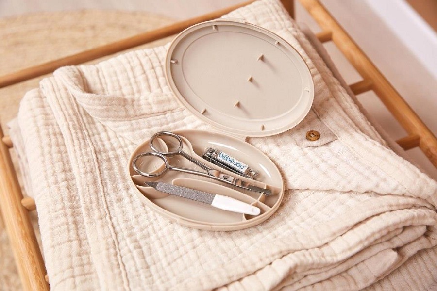 Bebe-Jou Manikúra Bébé-Jou Fabulous Taupe" "Barva:béžové|Druh:manikúry|Vzor:Taupe|Značka:Bébé-jou|