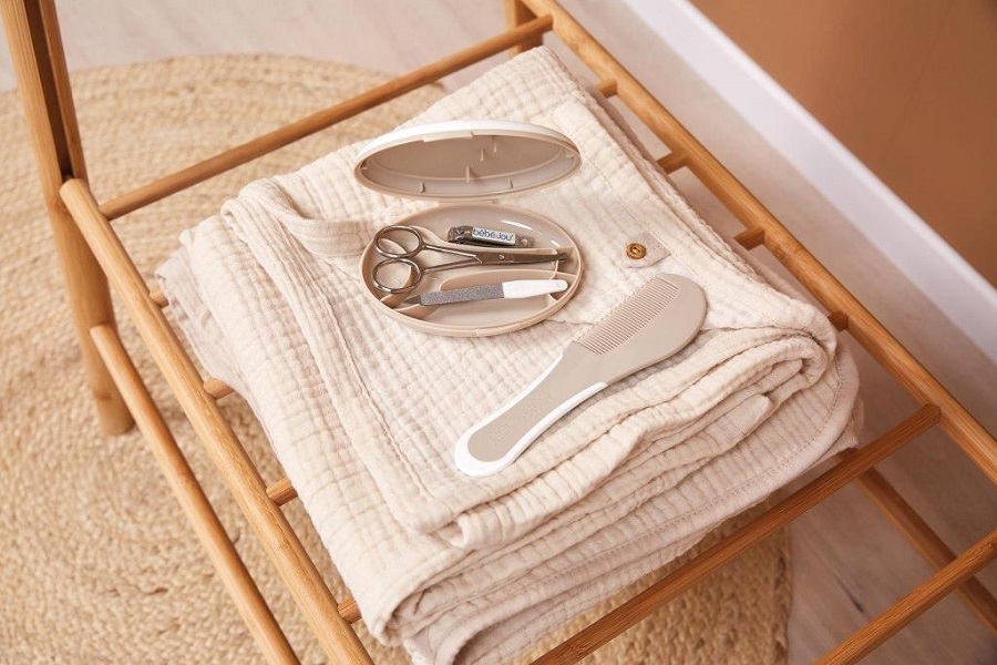 Bebe-Jou Hřeben a kartáč Bébé-Jou Fabulous Taupe" "Barva:béžové|Typ:hřebeny a kartáče|Vzor:Taupe|Značka:Bébé-jou|