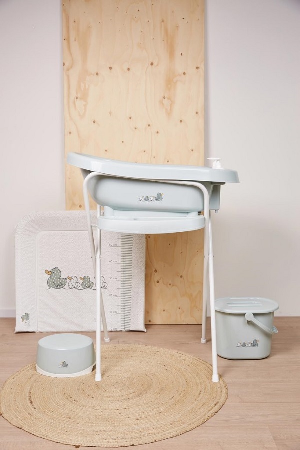 Bebe-Jou Kovový stojan Click na vaničku Bébé-Jou 98 cm Sepp Sky Green" "Barva:zelené|Druh:stojany pod vaničku|Vzor:Sepp Sky Green|Značka:Bébé-jou|