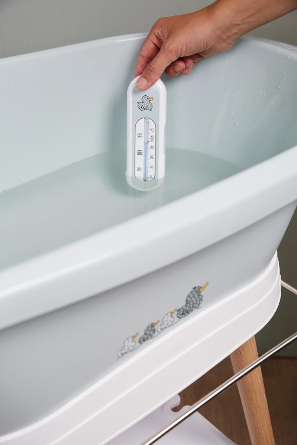 Bebe-Jou Kovový stojan Click na vaničku Bébé-Jou 103 cm Sepp Sky Green" "Barva:zelené|Druh:stojany pod vaničku|Vzor:Sepp Sky Green|Značka:Bébé-jou|