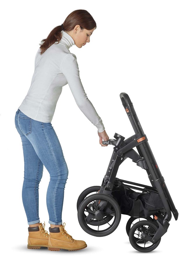 Inglesina Inglesina podvozek APTICA XT Total Black" "Barva:černé|Počet kol:čtyřkolové|Požadované vlastnosti:odpružení, Zatáčecí kola, Lze připevnit autosedačku|