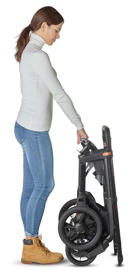 Inglesina Inglesina podvozek APTICA XT Total Black" "Barva:černé|Počet kol:čtyřkolové|Požadované vlastnosti:odpružení, Zatáčecí kola, Lze připevnit autosedačku|