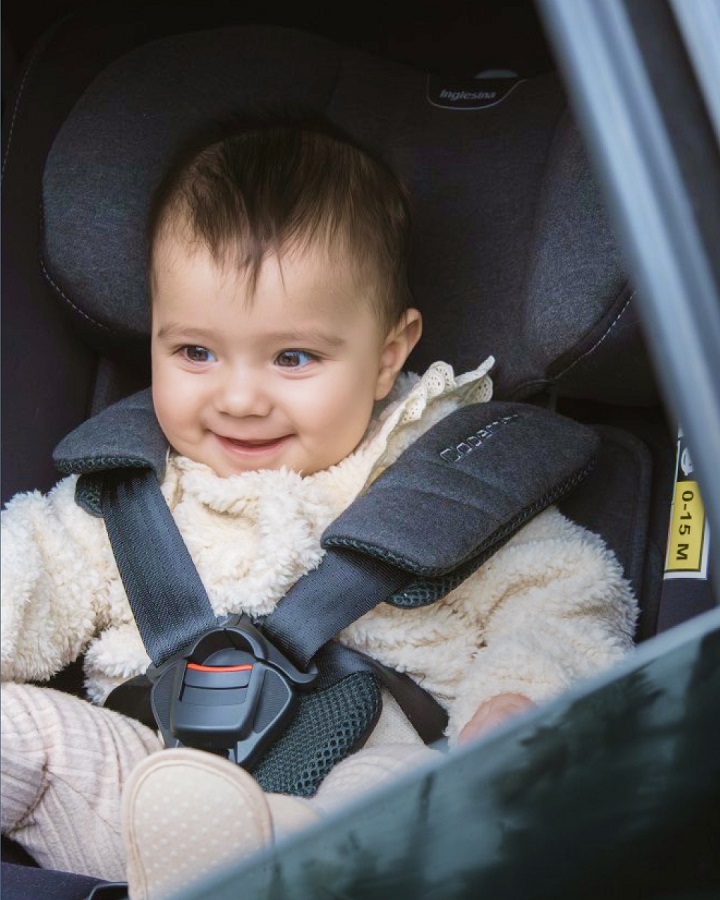 Inglesina Autosedačka Inglesina Copernico i-Size 40-145 cm 2026 Vulcan Black" "Barva:černé|Odpovídá normě:ECE R129 i-Size|Požadované vlastnosti:ochrana proti bočnímu nárazu|Váhová kategorie:0 - 36|