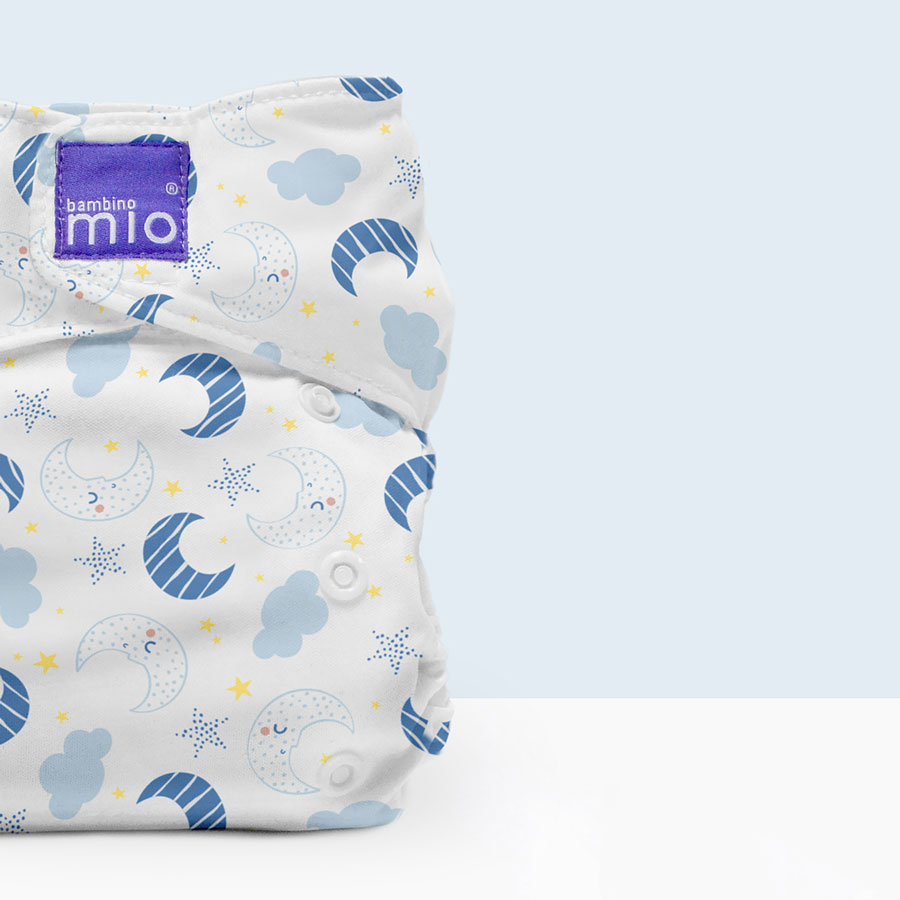 Bambino Mio Bambino Mio Miosolo látková plenka all in one Magical Moon" "Druh:látkové|Hmotnost dítěte:3 - 15 kg|Kolekce:Dreamland|Počet kusů:1 ks|Typ:vše v jednom|Vzor:Magical Moon|Zapínání:na suchý zip|