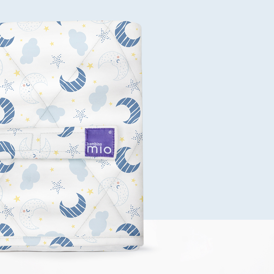 Bambino Mio Bambino Mio přebalovací podložka 60x43 Dreamland" "Kolekce:Dreamland|Typ:cestovní podložky|Vzor:Magical Moon|