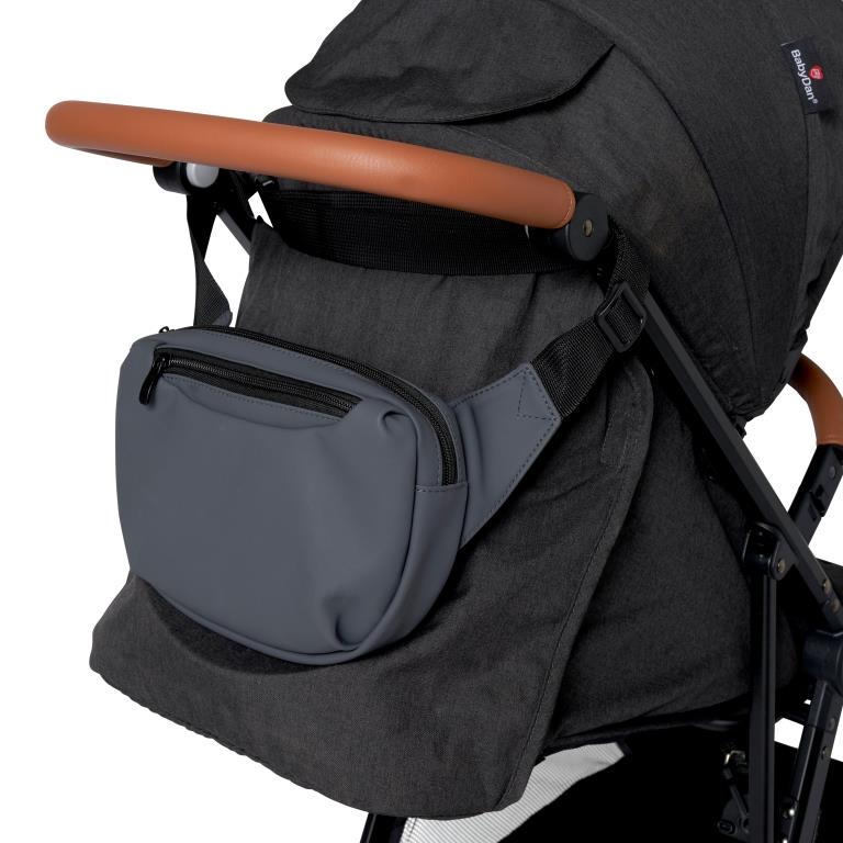 Baby Dan On-the-go Bag Grey,přebalovací crossbody taška" "Barva:šedé|Druh:tašky|Požadované vlastnosti:Lze připevnit ke kočárku|