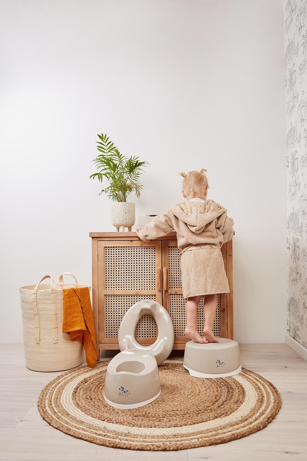 Bebe-Jou Stupátko ovál Bébé-Jou Steppe" "Barva:béžové|Materiál:plast|Nosnost:30|Výška sedáku:14,5 cm|Vzor:Steppe|