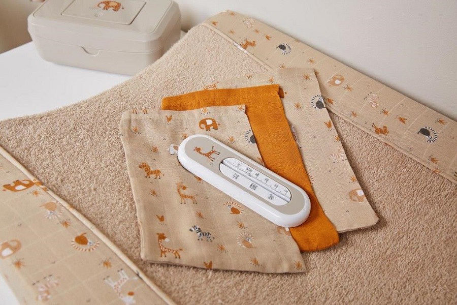Bebe-Jou Koupací teploměr Bébé-Jou Steppe" "Barva:béžové|Druh:Koupací teploměr|Materiál:plast|Stupnice:0-40|Teplotní rozsah:40|Vzor:Steppe|Značka:Bébé-jou|