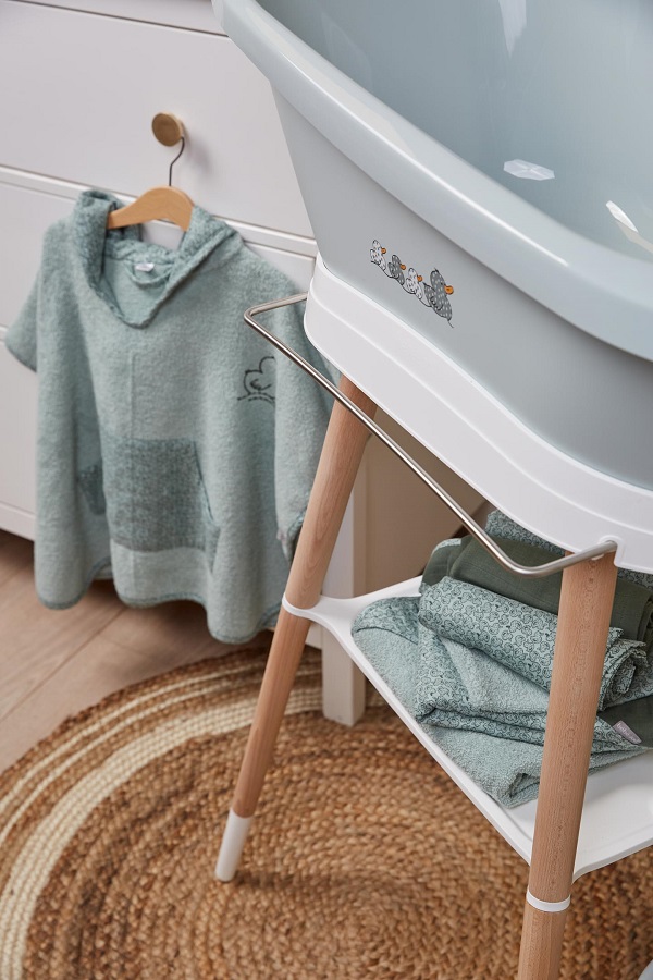 Bebe-Jou Froté pončo Bébé-Jou Sepp" "Barva:zelené|Druh:ponča|Materiál:100% bavlna|Vzor:Sepp|Značka:Bébé-jou|