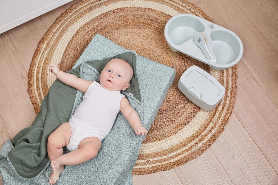 Bebe-Jou Mušelínový ručník s kapucí bambus Bébé-Jou Sepp" "Barva:zelené|Materiál:70% bambus, 30% bavlna|Požadované vlastnosti:Kapuce|Rozměry:85 x 75 cm|Výrobce:Bébé-jou|Vzor:Sepp|