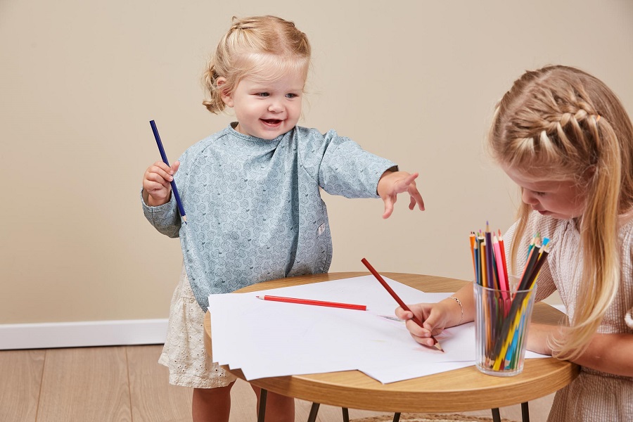 Bebe-Jou Bryndáček s dlouhým rukávem Bébé-Jou Sepp" "Barva:zelené|Požadované vlastnosti:S rukávy|Vzor:Sepp|Zapínání:baby patent|