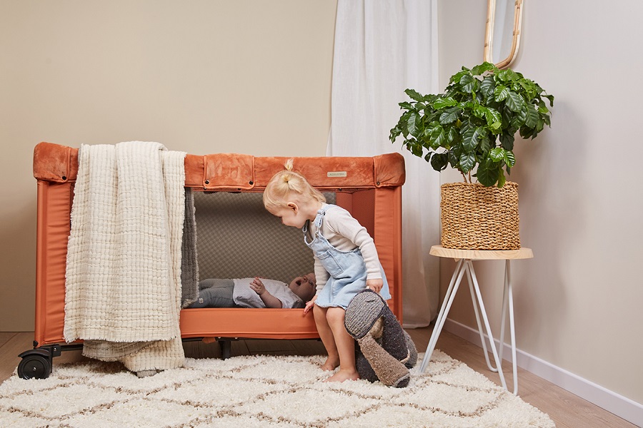 Koelstra Koelstra cestovní postýlka T5 Copper LUX" "Barva:červené|Kolečka:ano|Rozměry:120x60|Typ:cestovní|Výška:75|