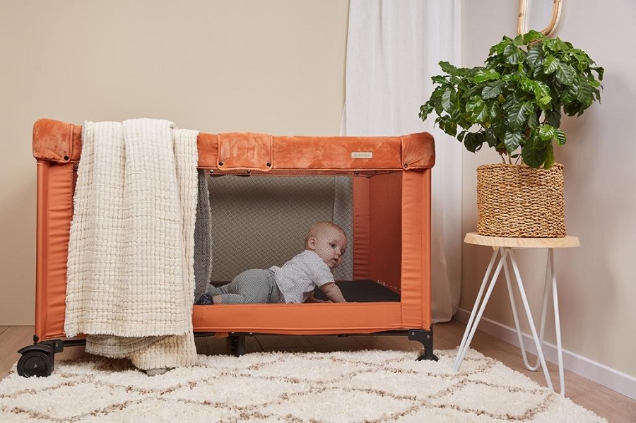 Koelstra Koelstra cestovní postýlka T5 Copper LUX" "Barva:červené|Kolečka:ano|Rozměry:120x60|Typ:cestovní|Výška:75|