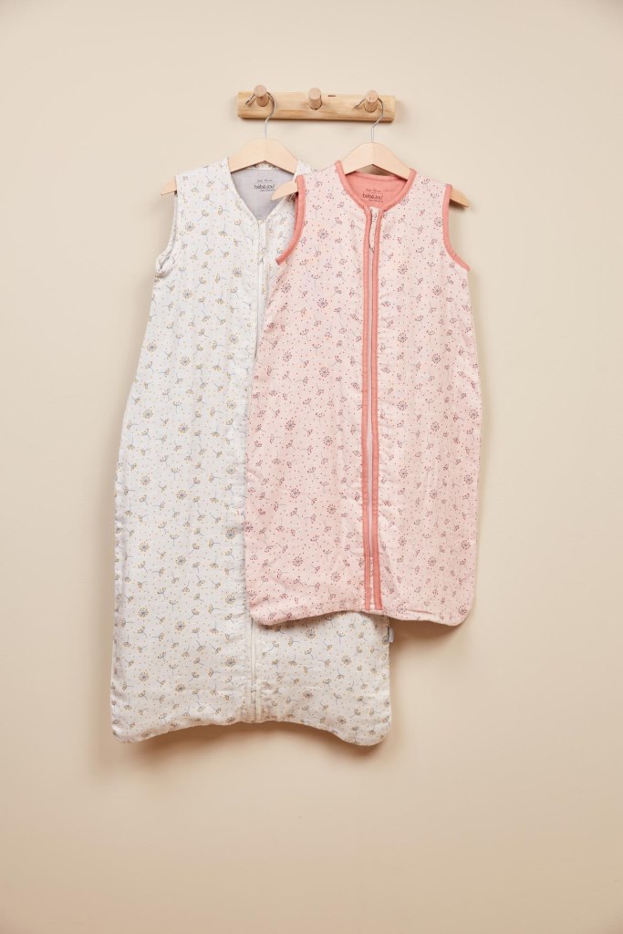 Bebe-Jou Spací vak Bébé-Jou Fabulous Wish Grey 70 cm" "Barva:šedé|Délka zavinovačky:70 cm|Druh:spací pytel|Hřejivost:0,7 tog|Materiál:70% bambus, 30% bavlna|Motiv:Wish Grey|Požadované vlastnosti:letní|Určení:pro kluky i holky|Vzor:Fabulous-Wish Grey|Zapín