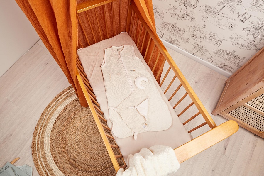 Bebe-Jou Spací vak Bébé-Jou Fabulous Pure Cotton Sand 70 cm" "Barva:béžové|Délka zavinovačky:70 cm|Druh:spací pytel|Hřejivost:0,7 tog|Materiál:100% bavlna|Motiv:Pure Cotton Sand|Požadované vlastnosti:letní|Určení:pro kluky i holky|Vzor:Pure Cotton Sand|Za