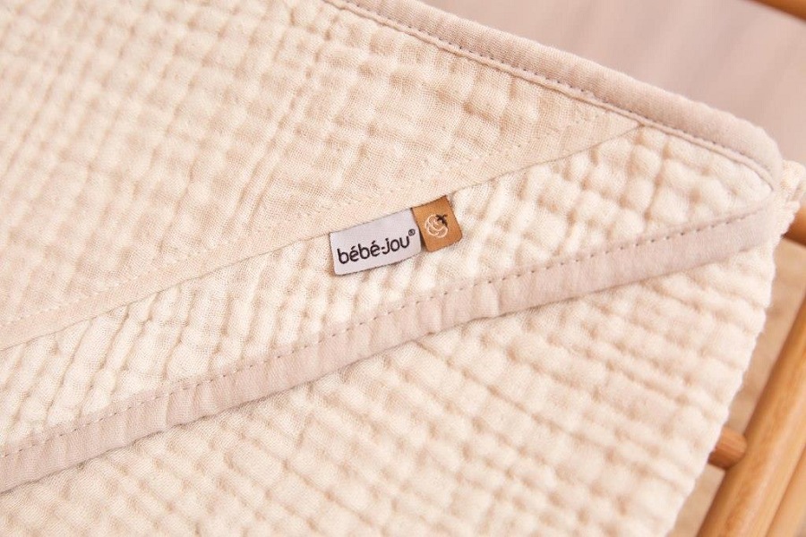 Bebe-Jou Spací vak Bébé-Jou Fabulous Pure Cotton Sand 70 cm" "Barva:béžové|Délka zavinovačky:70 cm|Druh:spací pytel|Hřejivost:0,7 tog|Materiál:100% bavlna|Motiv:Pure Cotton Sand|Požadované vlastnosti:letní|Určení:pro kluky i holky|Vzor:Pure Cotton Sand|Za