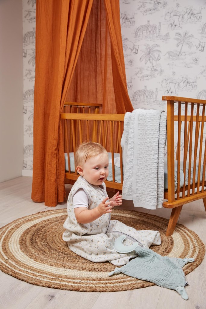 Bebe-Jou Spací vak Bébé-Jou Fabulous Pure Cotton Green 70 cm" "Barva:zelené|Délka zavinovačky:70 cm|Druh:spací pytel|Hřejivost:0,7 tog|Materiál:100% bavlna|Motiv:Pure Cotton Green|Požadované vlastnosti:letní|Určení:pro kluky i holky|Vzor:Pure Cotton Green