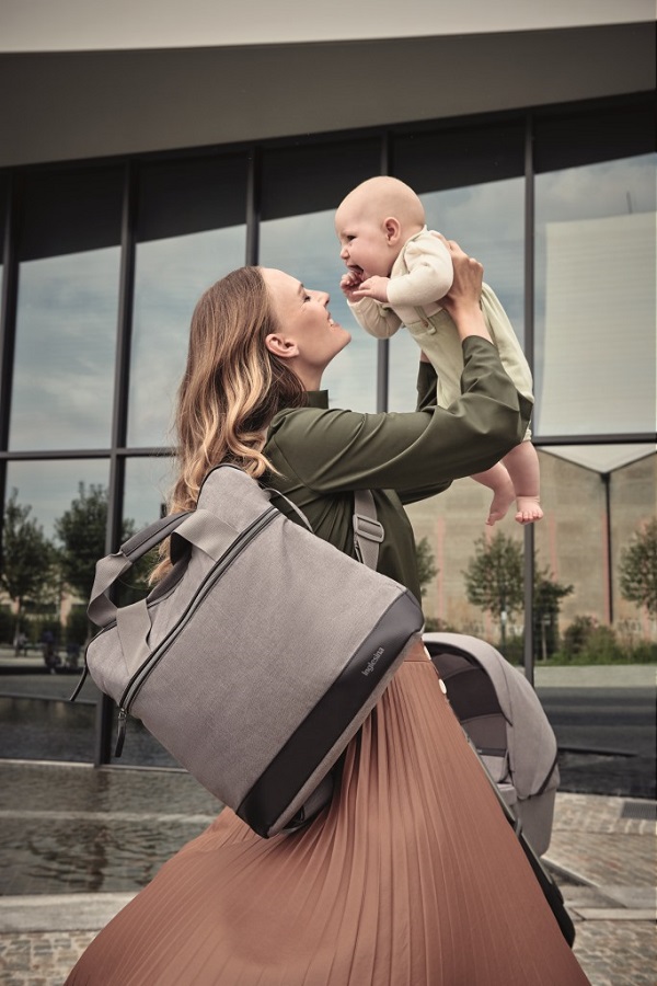 Inglesina Inglesina taška Aptica Back Bag Silk Grey" "Barva:šedé|Lze připevnit ke kočárku:ano|