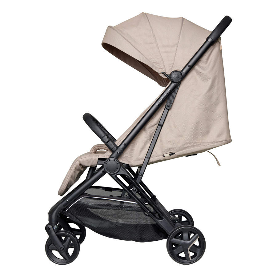 Koelstra Koelstra kompaktní sportovní kočárek Re-Act 2026 Stylish Taupe" "Barva:béžové|Nosnost:22 kg|Požadované vlastnosti:S odpružením|Průměr předních kol:140 mm|Průměr zadních kol:160 mm|Typ:Sportovní|
