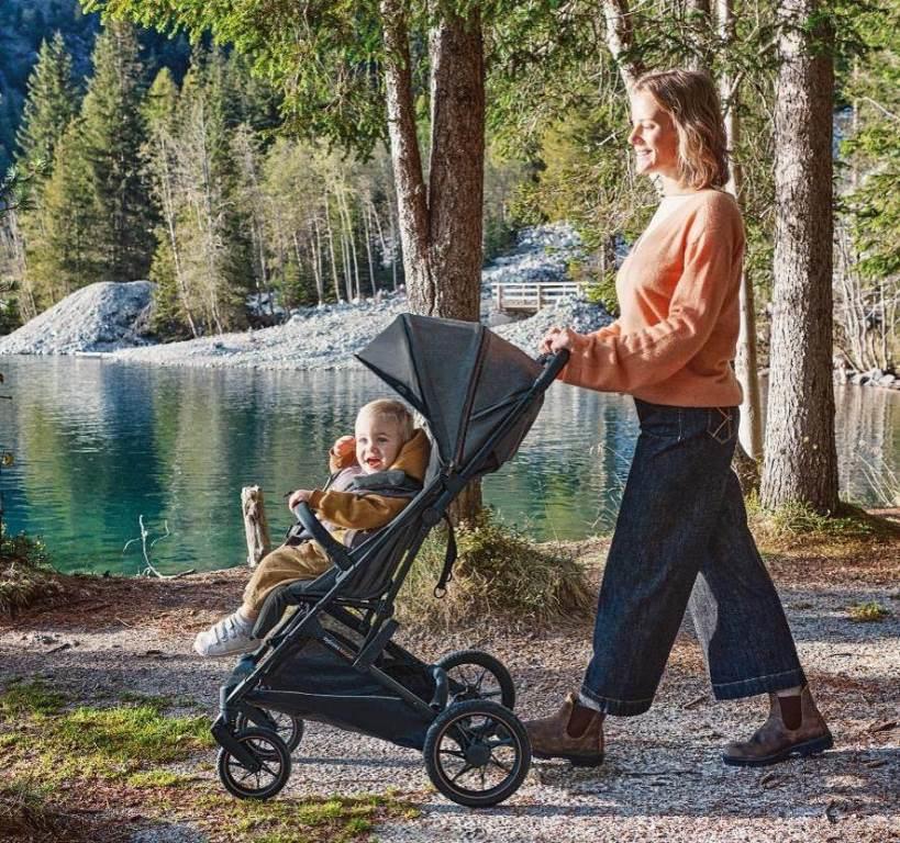 Inglesina Inglesina Sportovní kočárek Maior 2023 Taiga Green" "Barva:zelené|Požadované vlastnosti:S odpružením|Průměr předních kol:17,5|Průměr zadních kol:25,0|Typ:Sportovní|