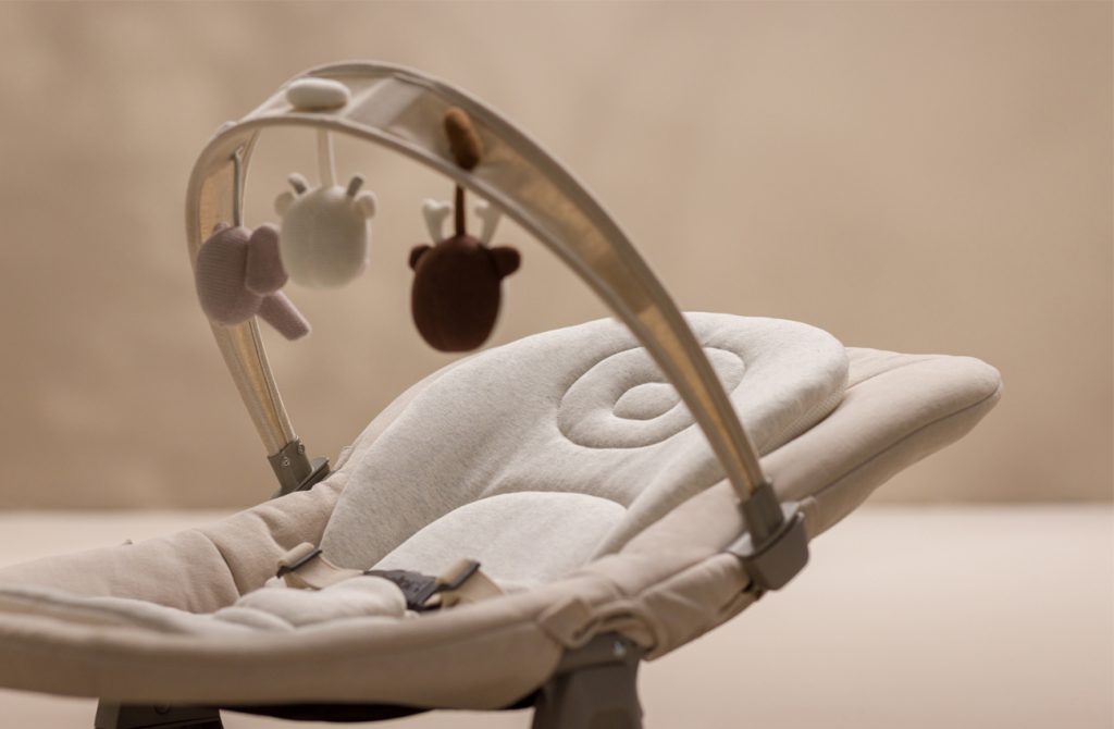 Inglesina Inglesina hudební lehátko Element Paper Blue" "Barva:modré|Eko:ano|Nosnost:9 kg|Požadované vlastnosti:Nastavitelné|Určení:pro kluky i holky|