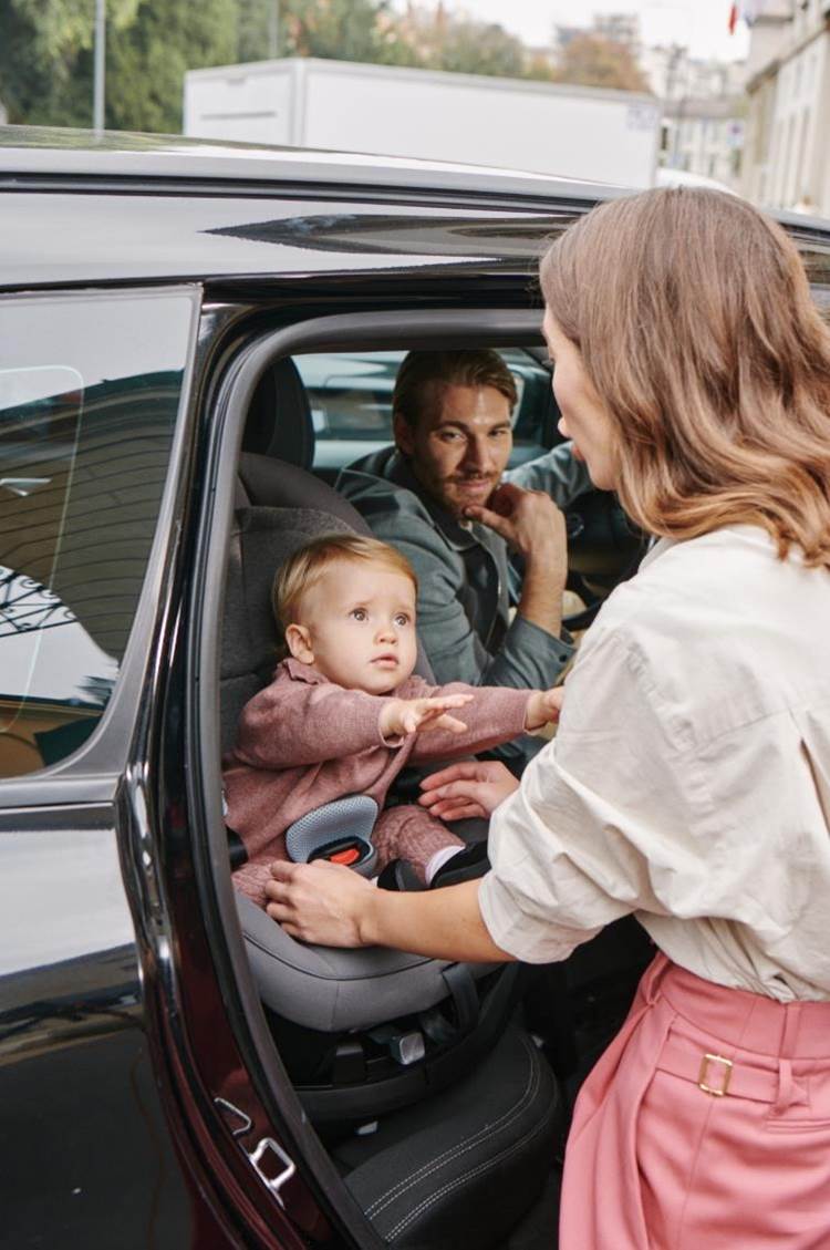 Inglesina Inglesina Marco Polo 360° i-Size 2026 Vulcan Black" "Barva:černé|Odpovídá normě:ECE R129 i-Size|Požadované vlastnosti:Otočná o 360°|Váhová kategorie:0 - 18 kg|