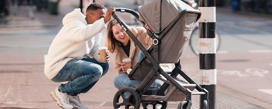 Koelstra Koelstra kombinovaný kočárek Next 2026 Soft grey melange" "Barva:šedé|Nosnost:22 kg|Počet kol:čtyřkolové|Požadované vlastnosti:odpružení, Zatáčecí kola, Lze připevnit autosedačku|Průměr předních kol:188|Průměr zadních kol:285|Typ:kombinované|Typ 