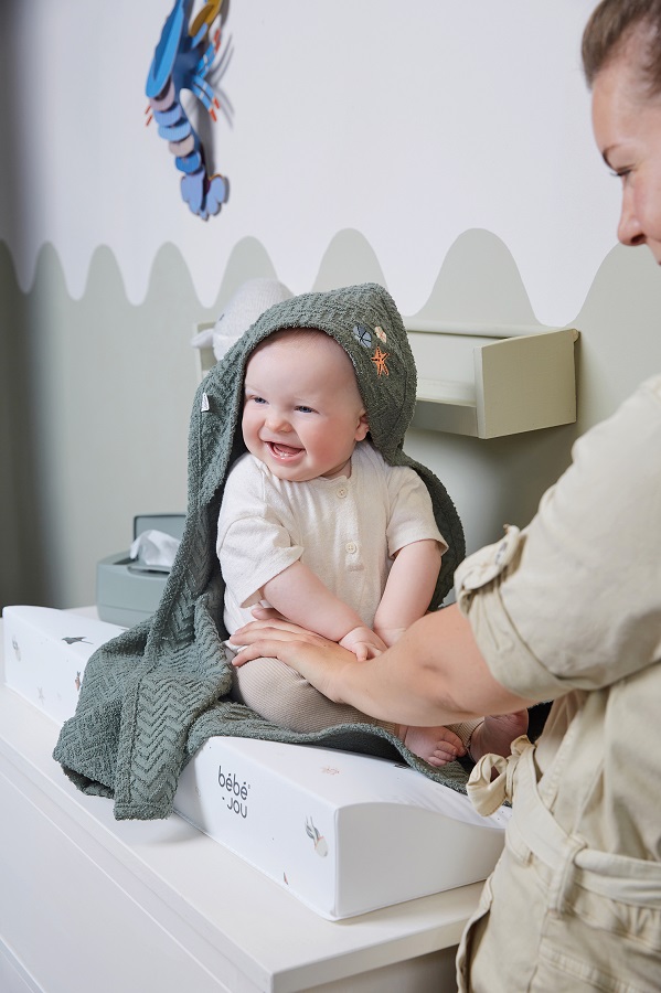Bebe-Jou Ručník s kapucí froté Bébé-Jou Ocean Vibes" "Barva:zelené|Materiál:100% bavlna|Výrobce:Bébé-jou|Vzor:Ocean Vibes|