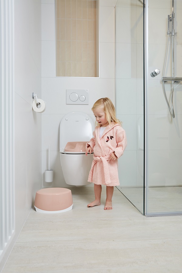 Bebe-Jou Stupátko ovál Bébé-Jou Pale Pink" "Barva:růžové|Materiál:plastové|Maximální nosnost:60 kg|Typ:nočníky|Vzor:Pale Pink|