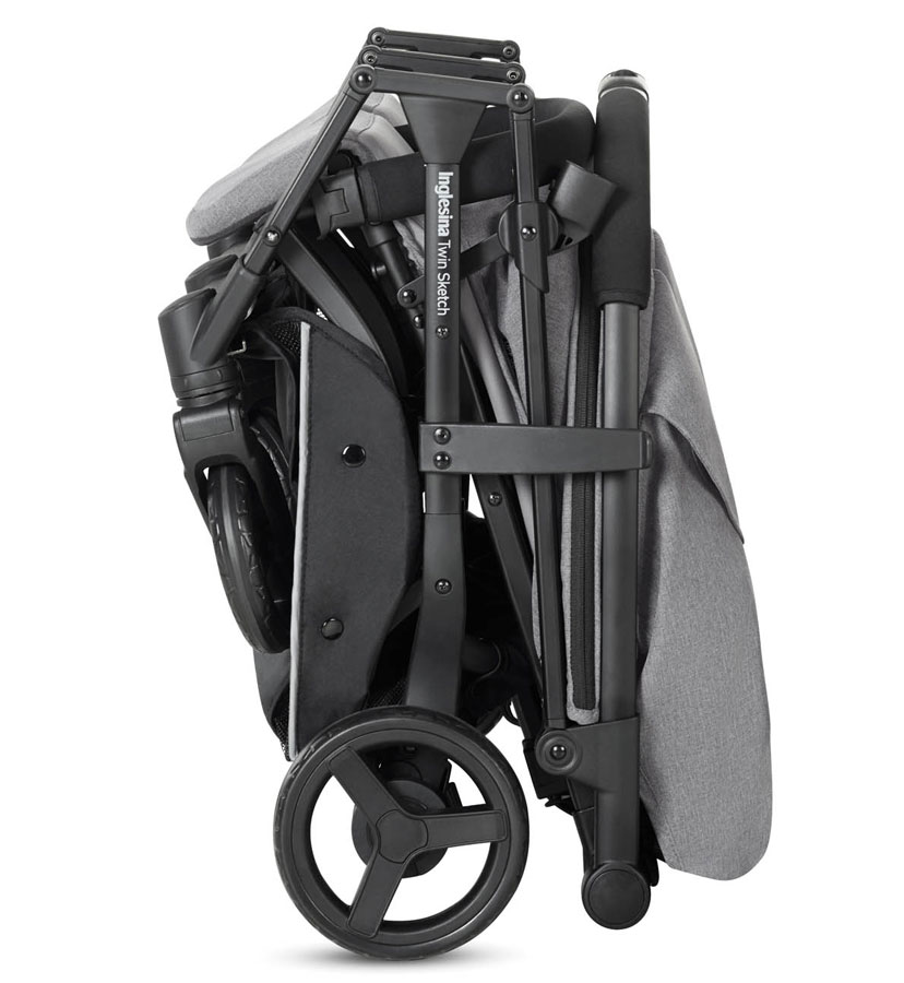 Inglesina Inglesina Twin Sketch 2025 Navy" "Barva:modré|Počet dětí:dvojčata/sourozenci|Požadované vlastnosti:Zatáčecí kola|Typ:Sportovní|