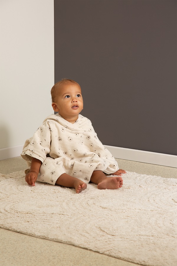 Bebe-Jou Mušelínové pončo Bébé-Jou Tiny Sheep" "Barva:krémové|Druh:ponča|Materiál:70% bavlna, 30% bambus|Výrobce:Bébé-jou|Vzor:Tiny Sheep|